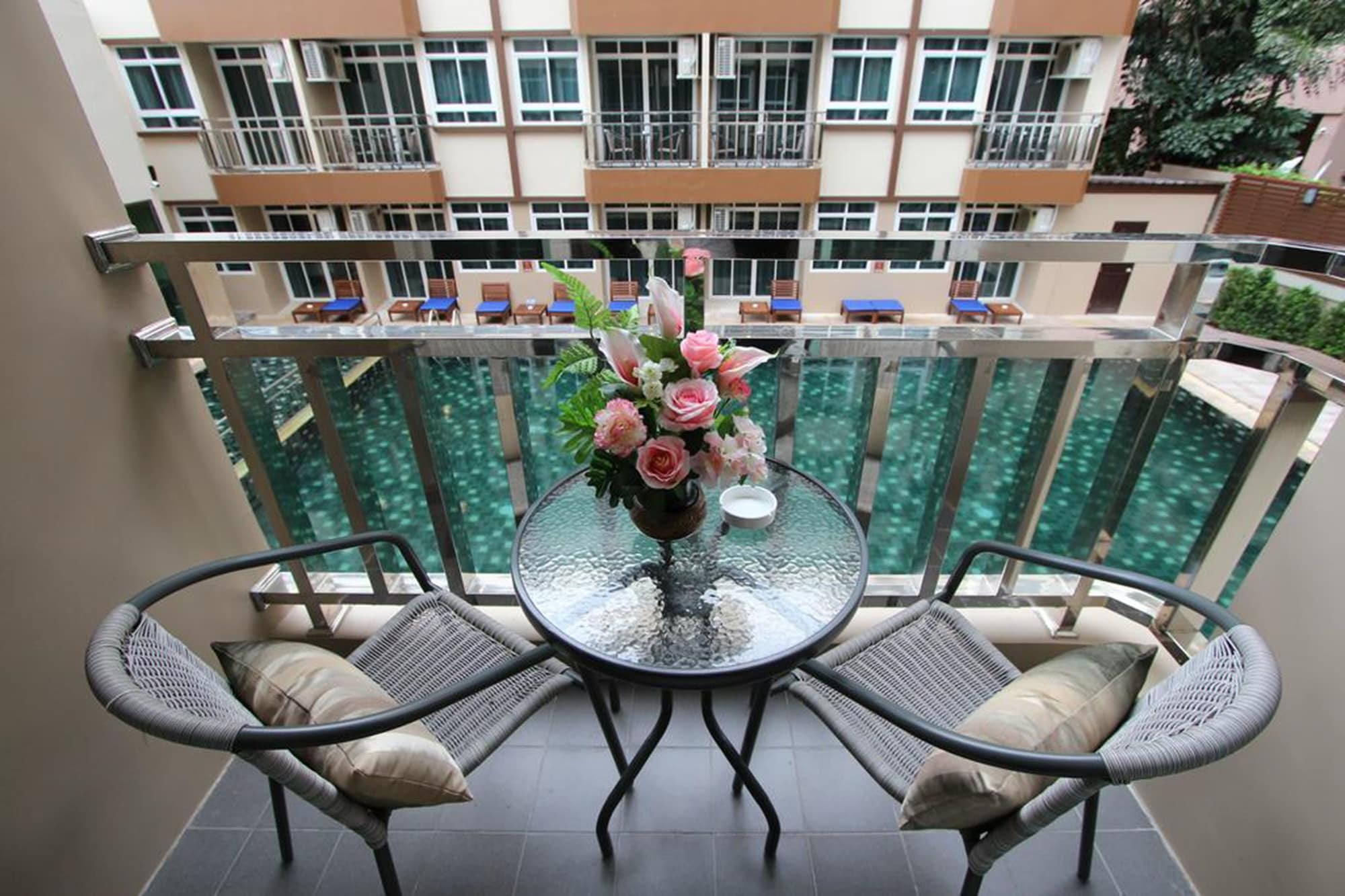 Le Bangkok Hotel Exterior photo
